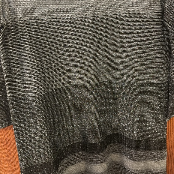 White House Black Market sparkly tunic style shirt size Medium - Picture 3 of 4